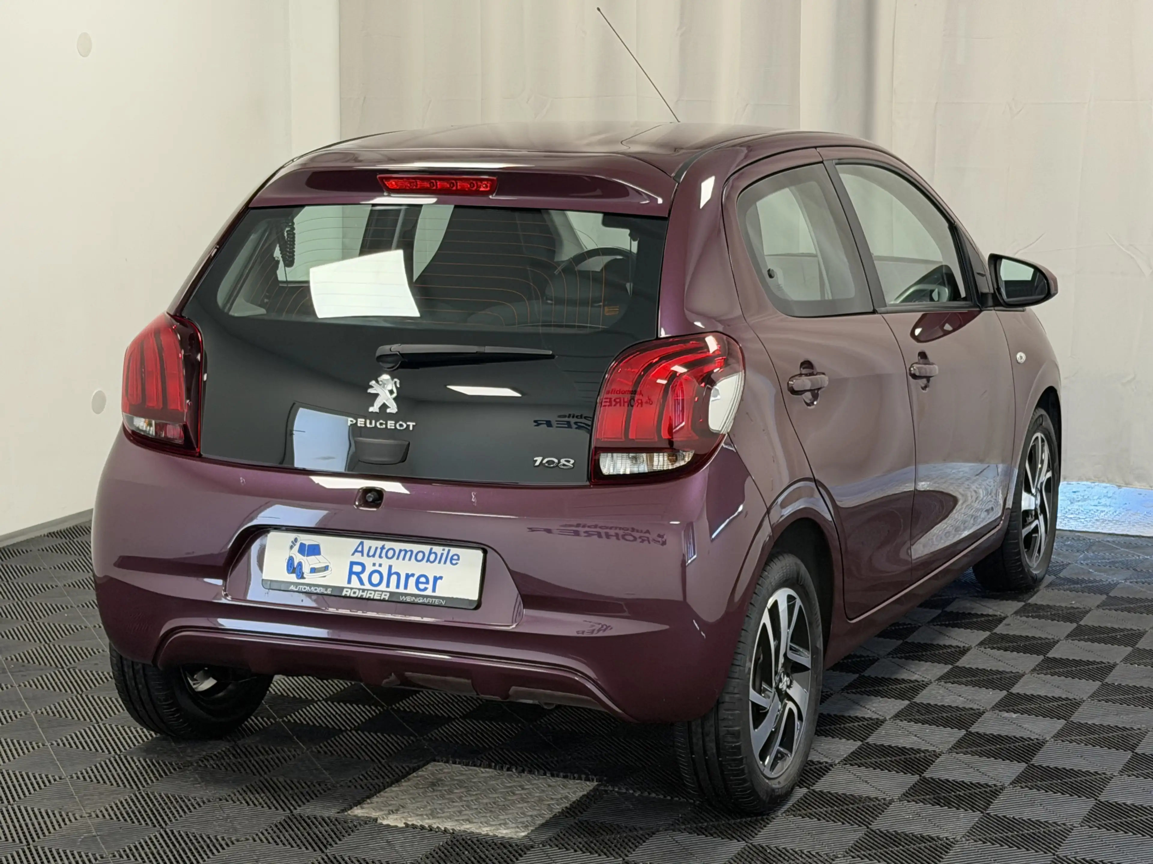 Peugeot 108 1.2 VTI 82 Allure 5-türig Klima Bluetooth — photo 8
