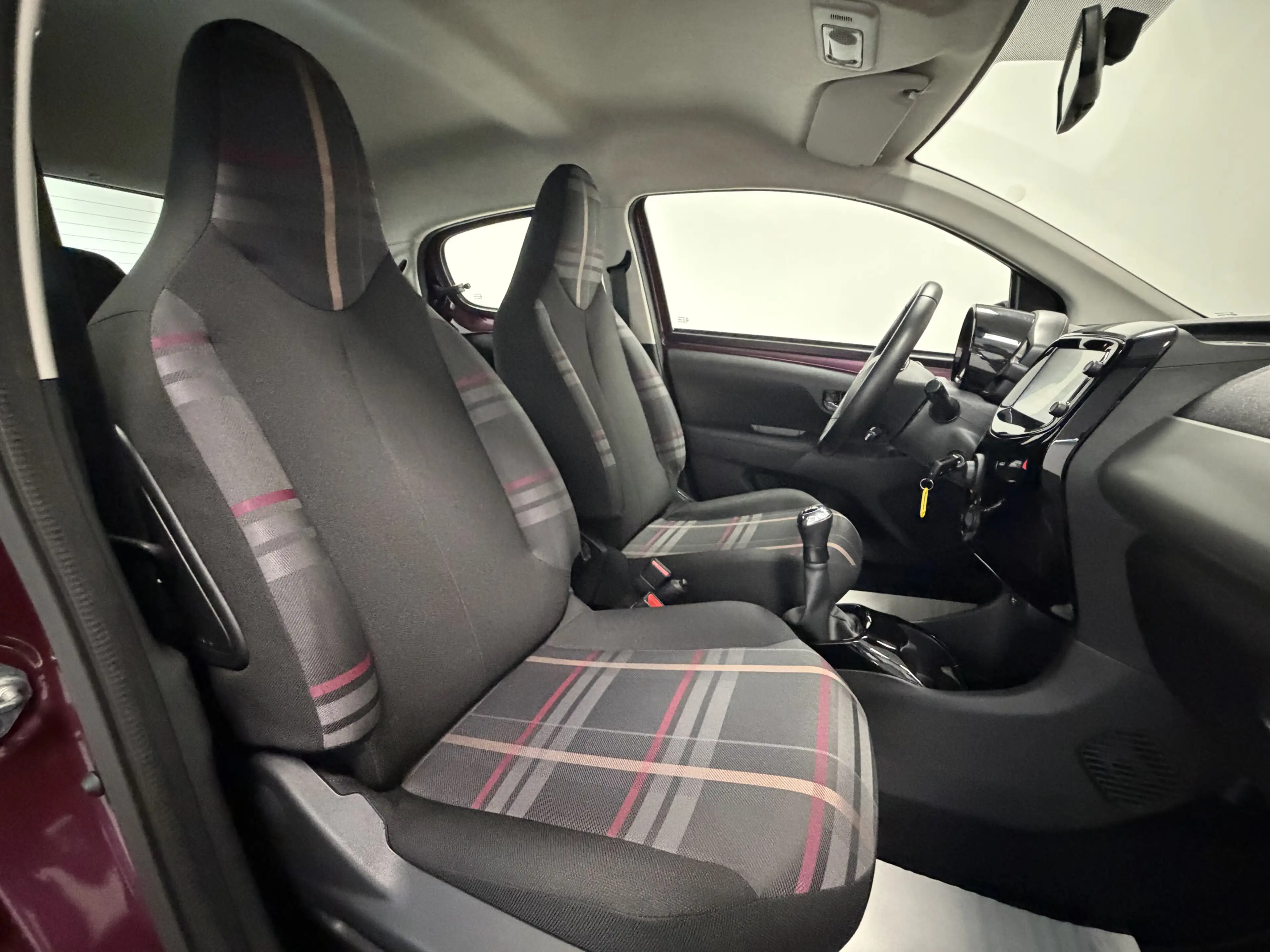 Peugeot 108 1.2 VTI 82 Allure 5-türig Klima Bluetooth — photo 11
