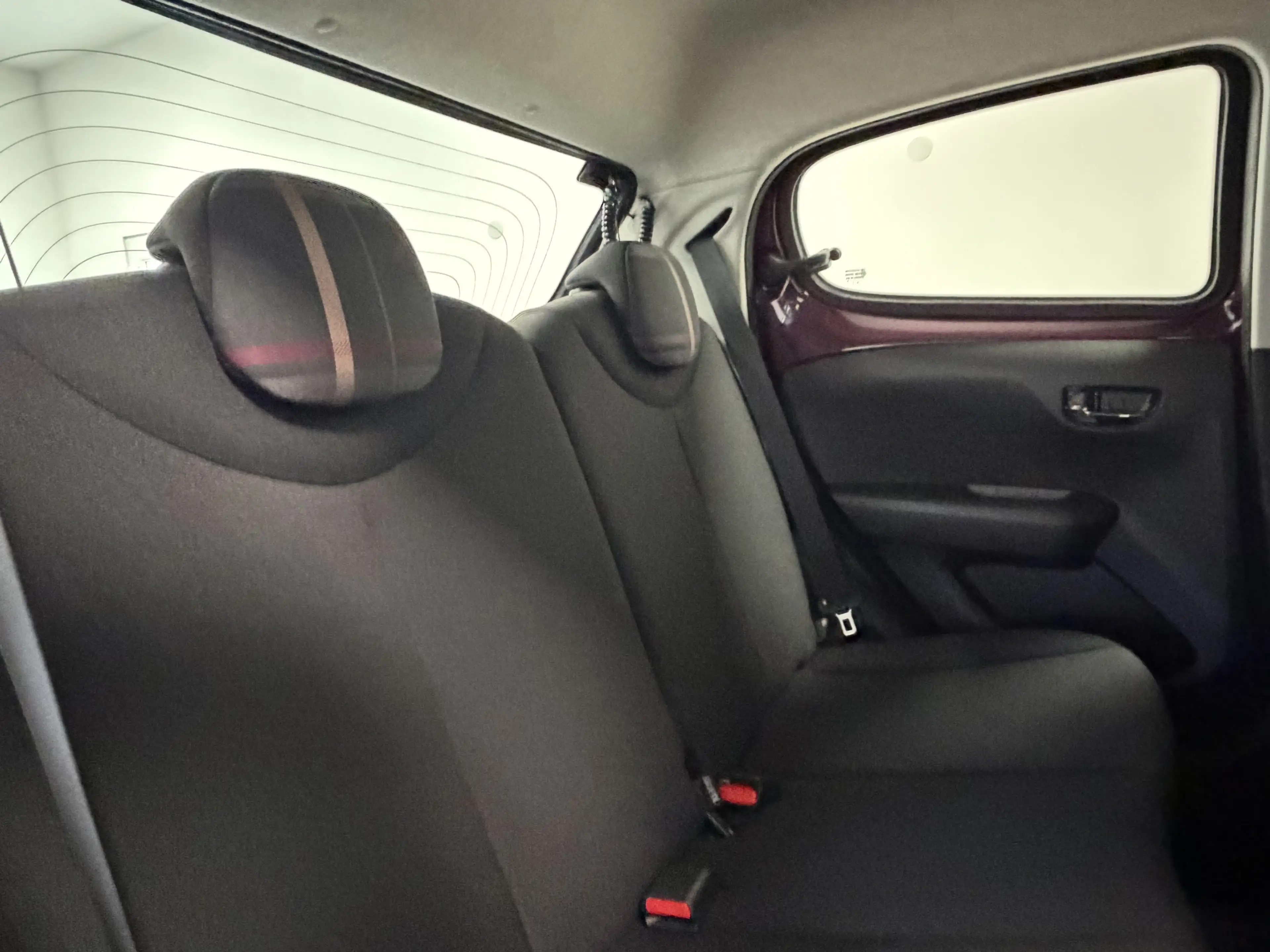 Peugeot 108 1.2 VTI 82 Allure 5-türig Klima Bluetooth — photo 15