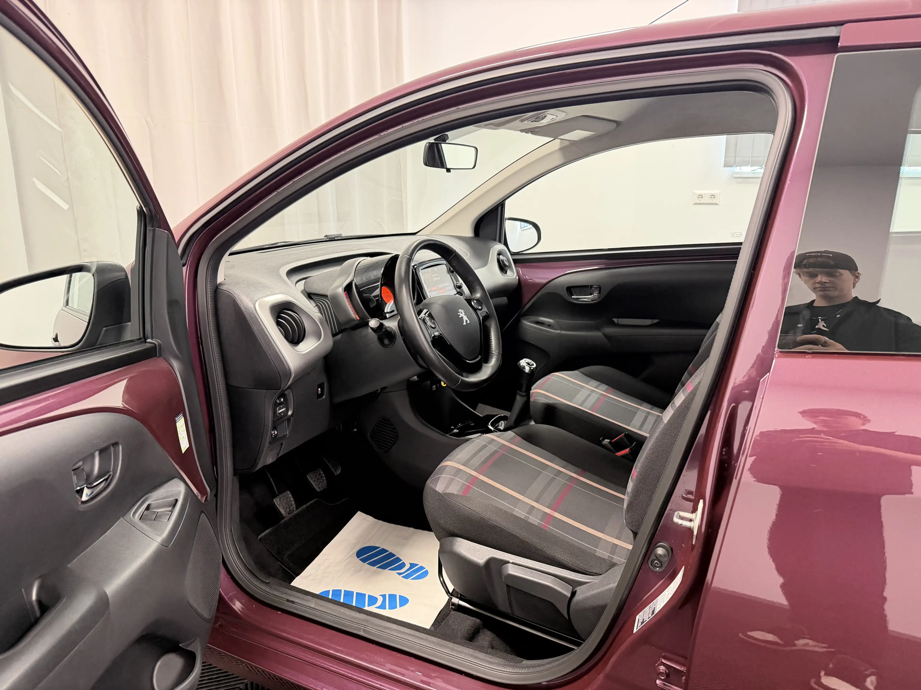 Peugeot 108 1.2 VTI 82 Allure 5-türig Klima Bluetooth — photo 9