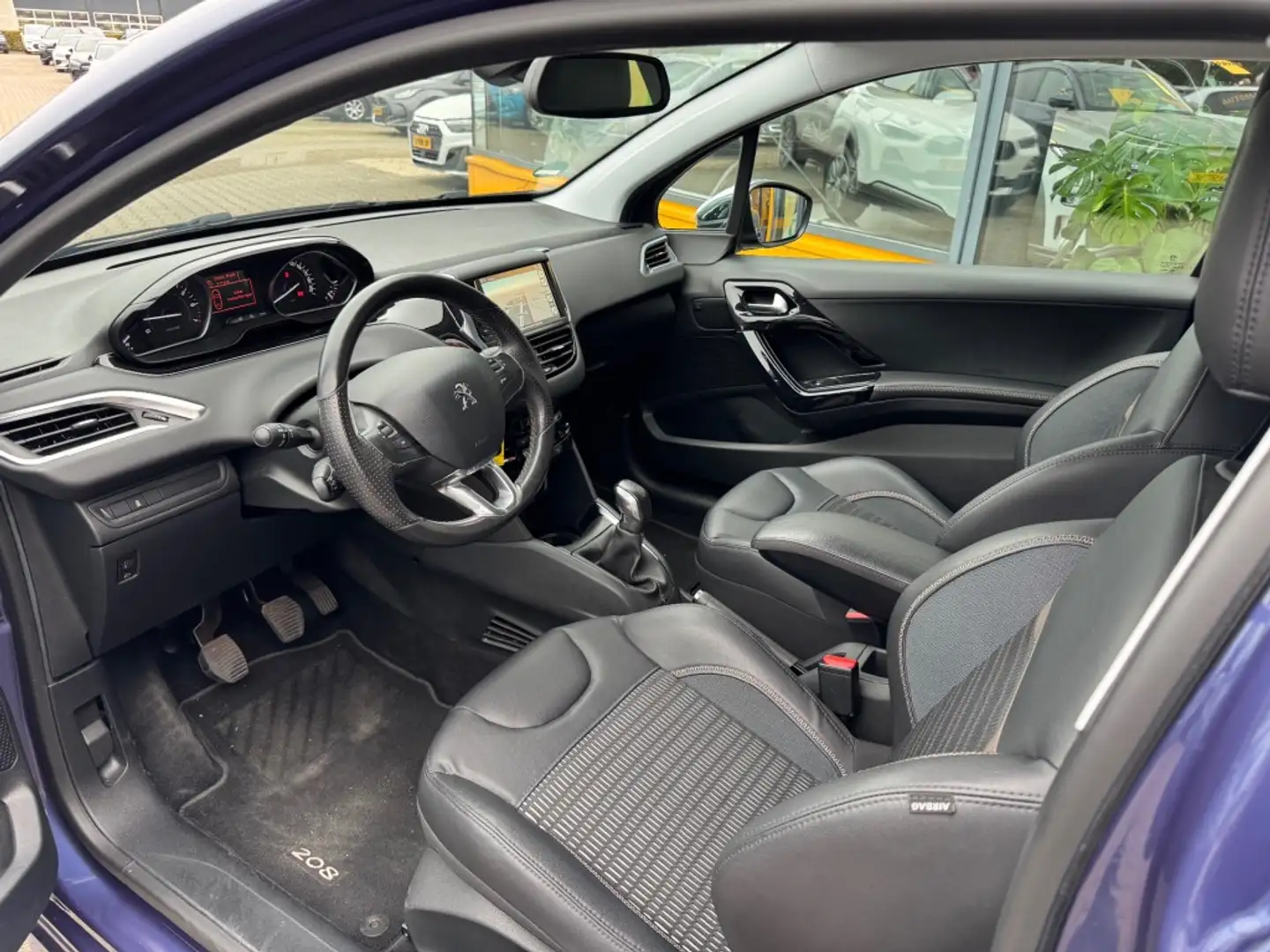 Peugeot 208 1.6 VTI 120 pk  Allure - slechts 53.000 km !! - Na Blauw - 2