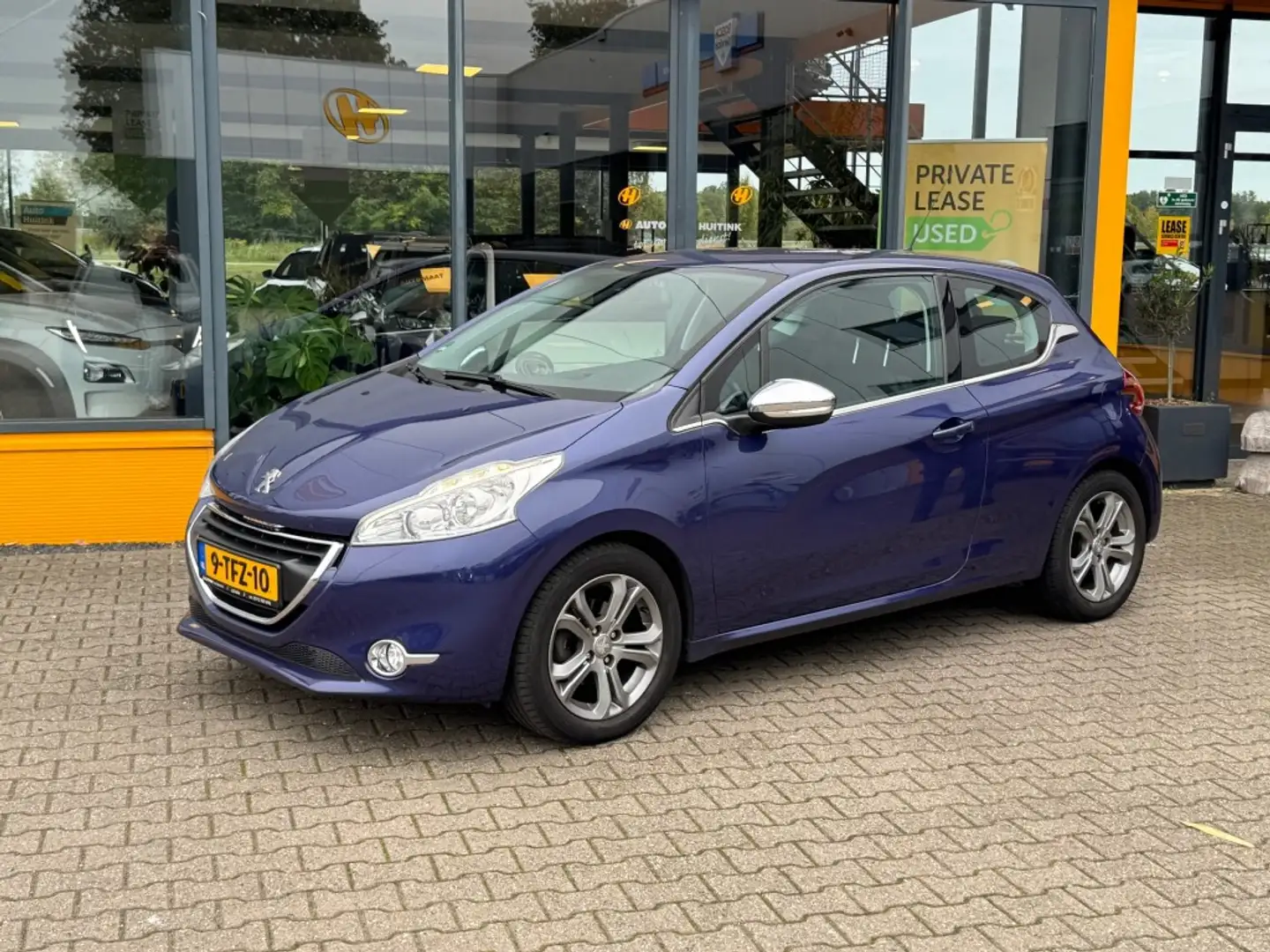 Peugeot 208 1.6 VTI 120 pk  Allure - slechts 53.000 km !! - Na Blauw - 1