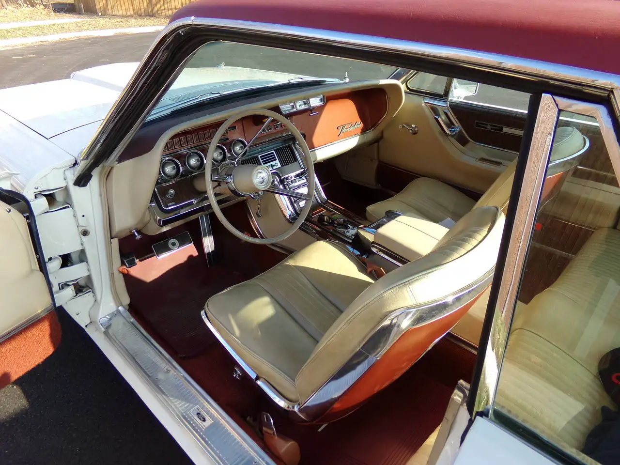 Ford Thunderbird снимка Ford Thunderbird
