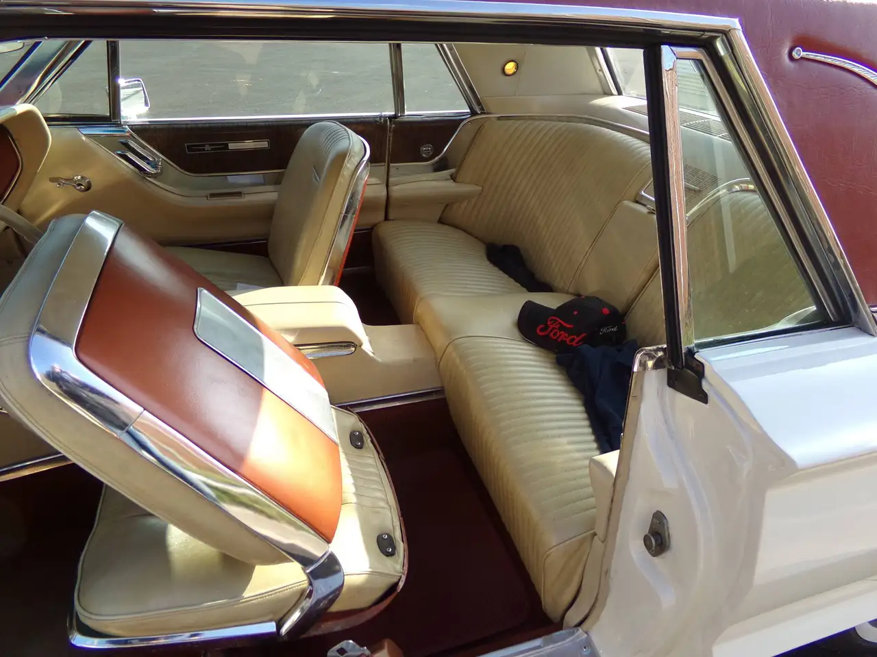 Ford Thunderbird снимка Ford Thunderbird
