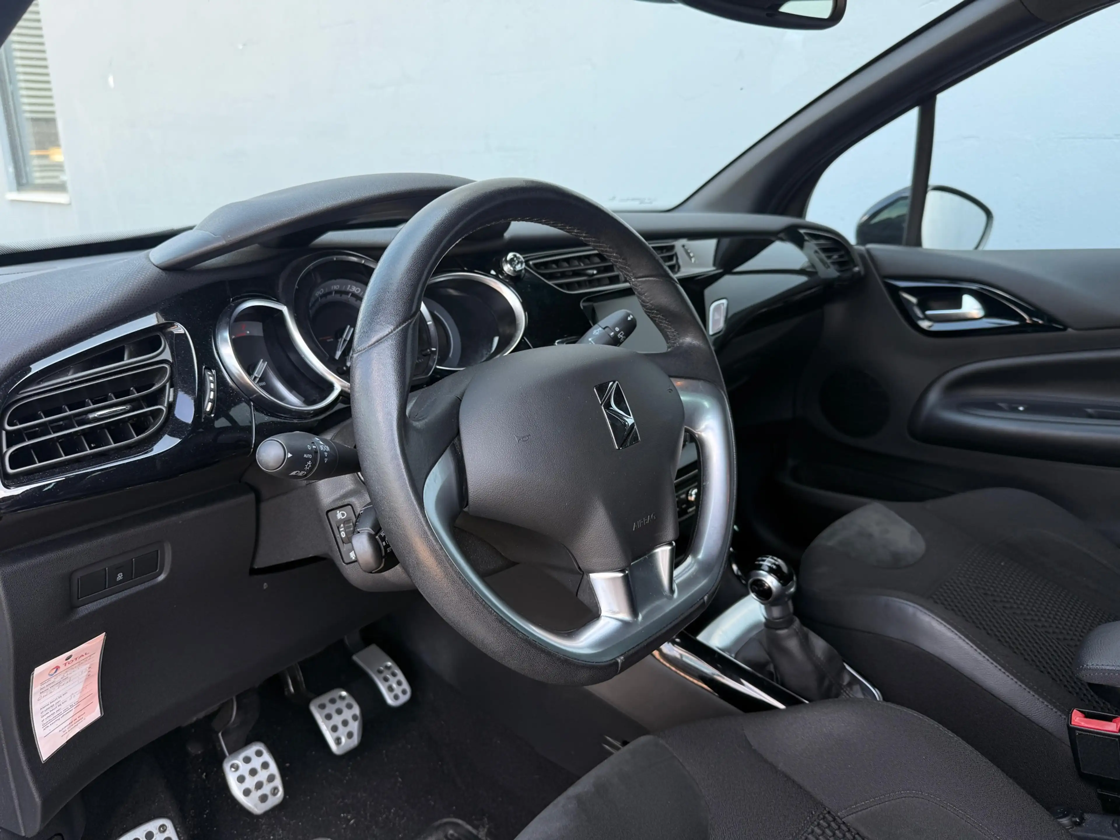 Citroen DS3 1.2 PureTech So Chic - Cruise Control — photo 9
