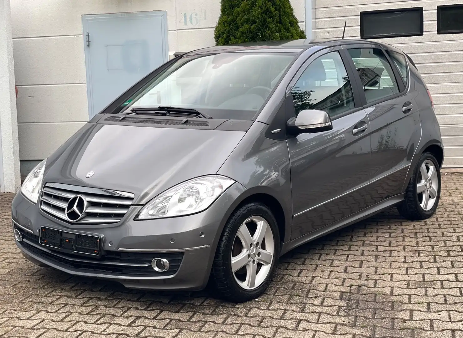 Mercedes-Benz A 160 Elegance |Automatik|Klima|PDC|SHZ|Euro5| Gris - 1