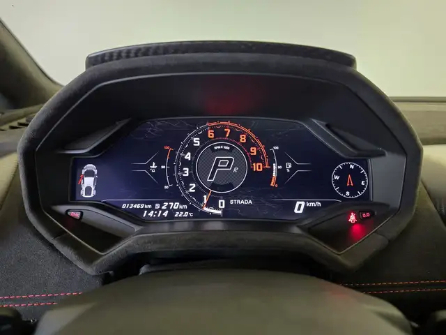Lamborghini Sterrato view 13
