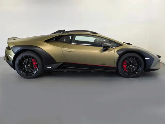 Lamborghini Sterrato view 2