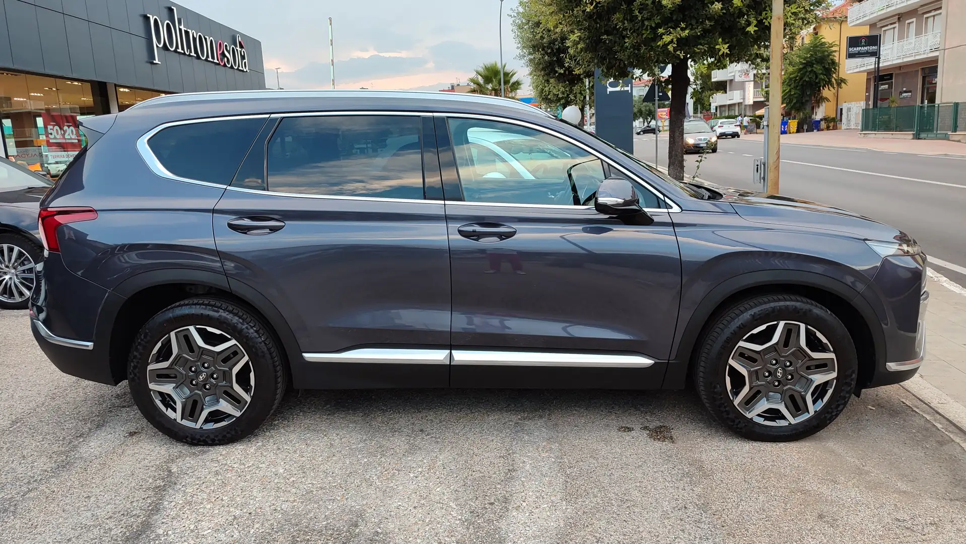 Hyundai SANTA FE 1.6 t-gdi hev 20th Anniversary 4wd 7p TETTO PELLE Grigio - 2