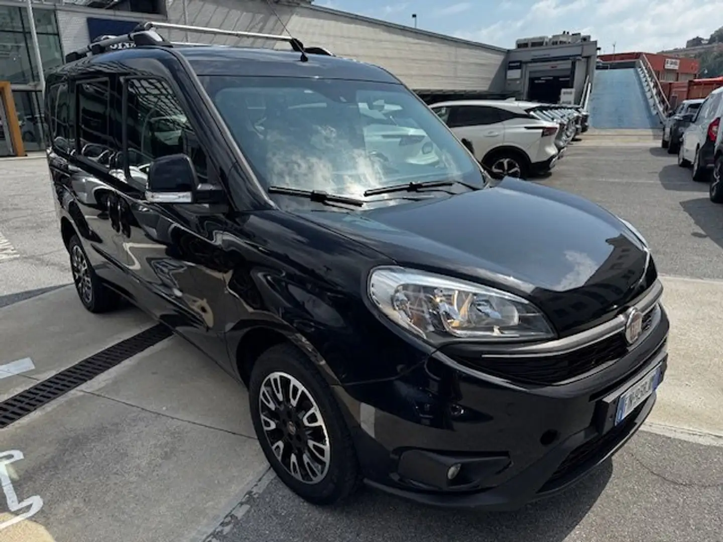 Fiat Doblo 1.4 tjt 16v Lounge 120cv my18 GPL Noir - 1