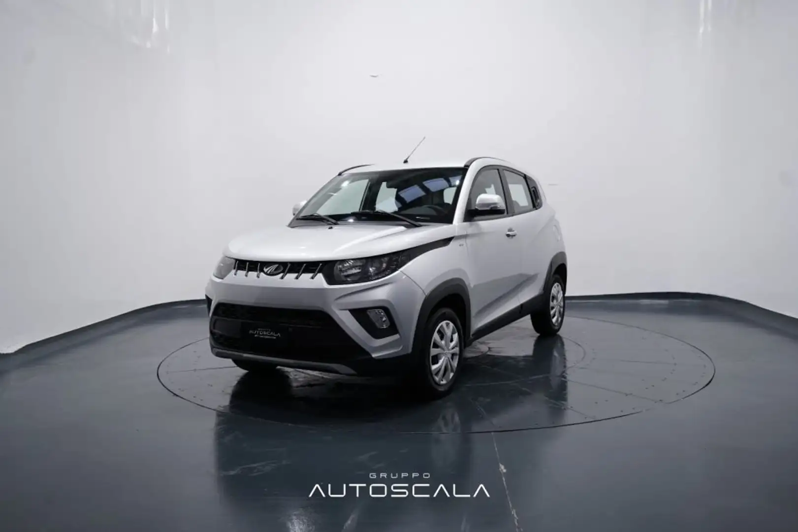 Mahindra KUV100 1.2 VVT K6+ Grigio - 1