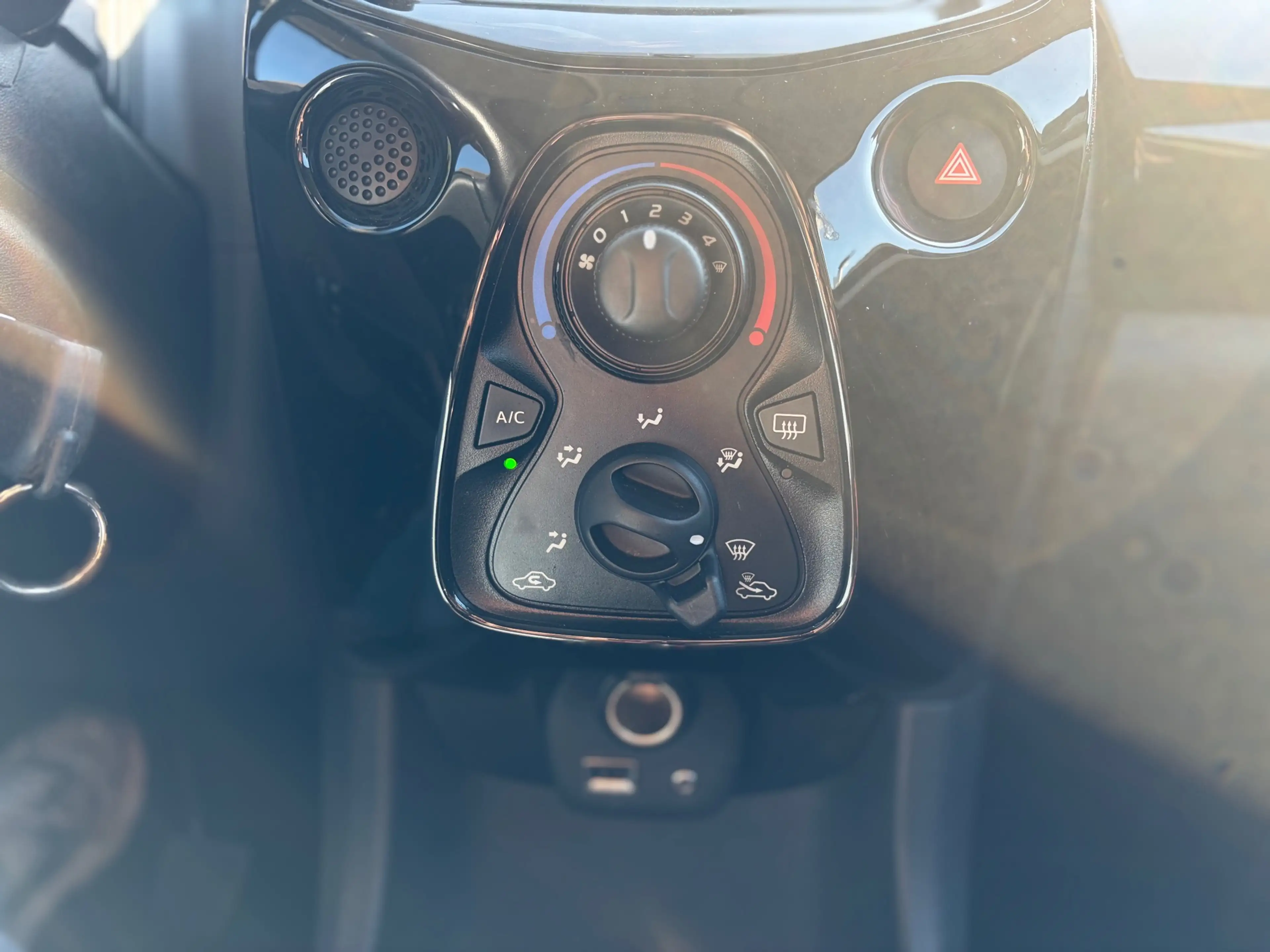 Citroen C1 1.0 VTi Airscape Feel — photo 11