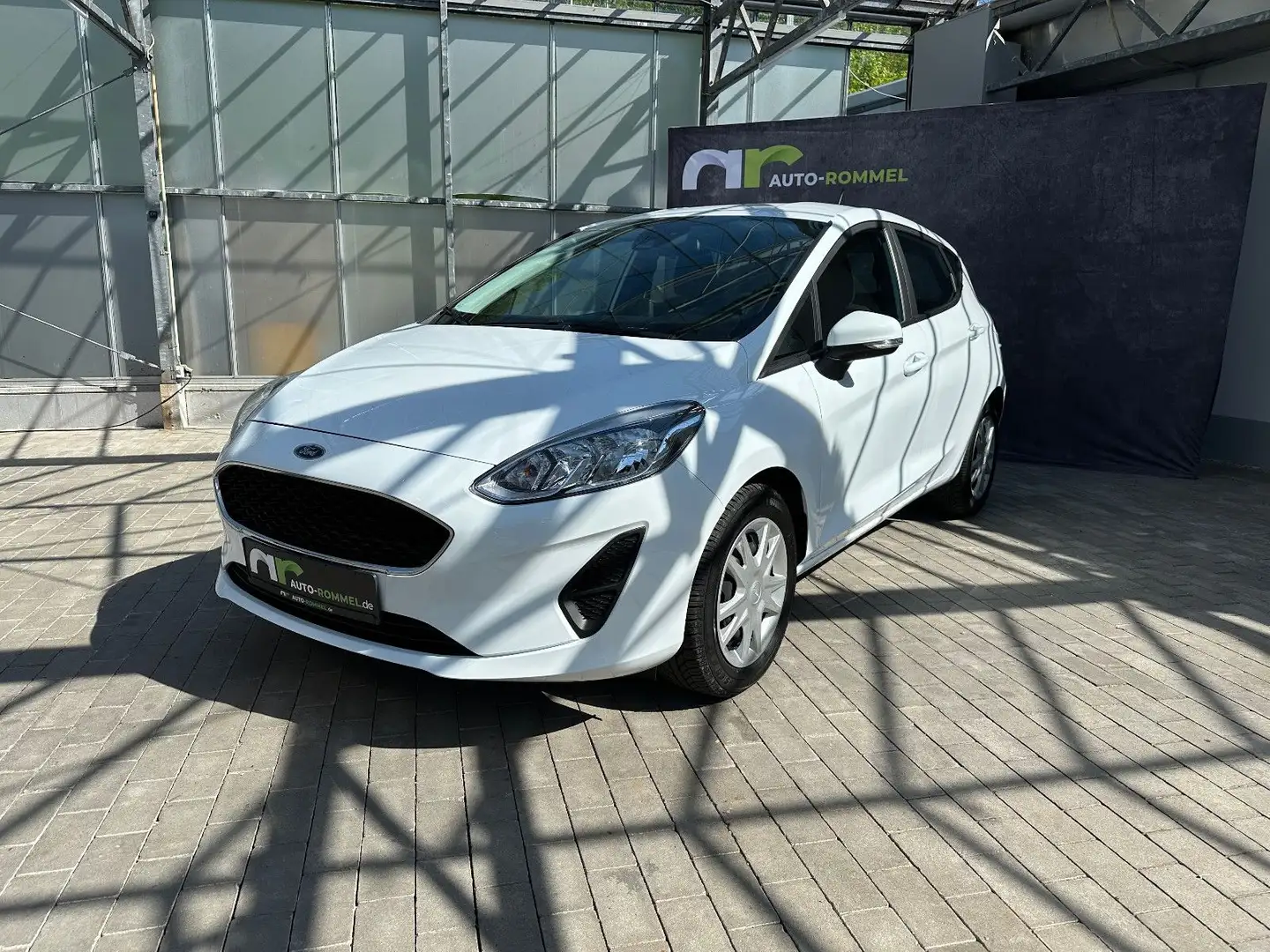 Ford Fiesta 1.1 Spur-/Frontassistent Bluetooth PDC Blanco - 1
