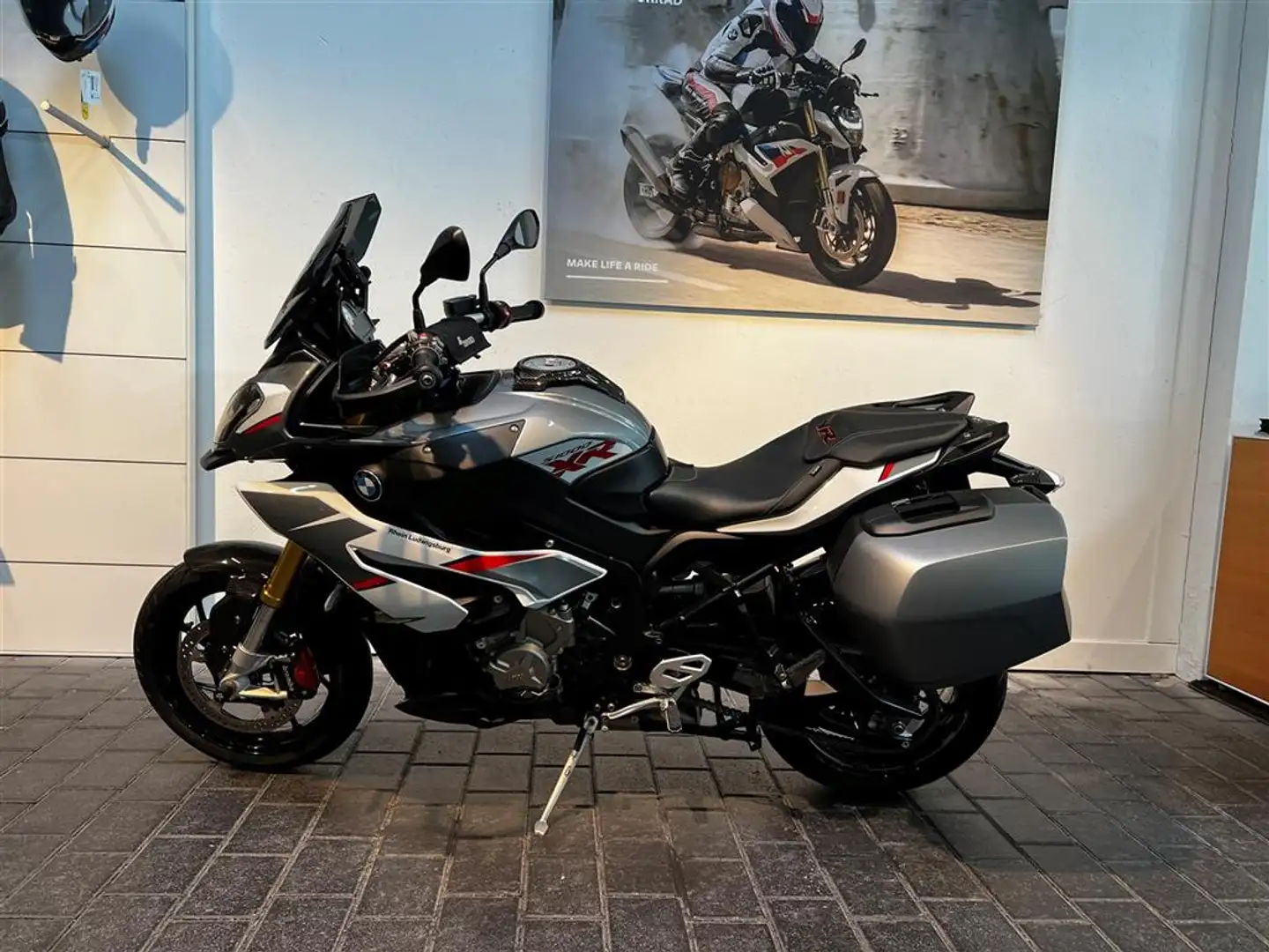 BMW S 1000 XR 0 - 2