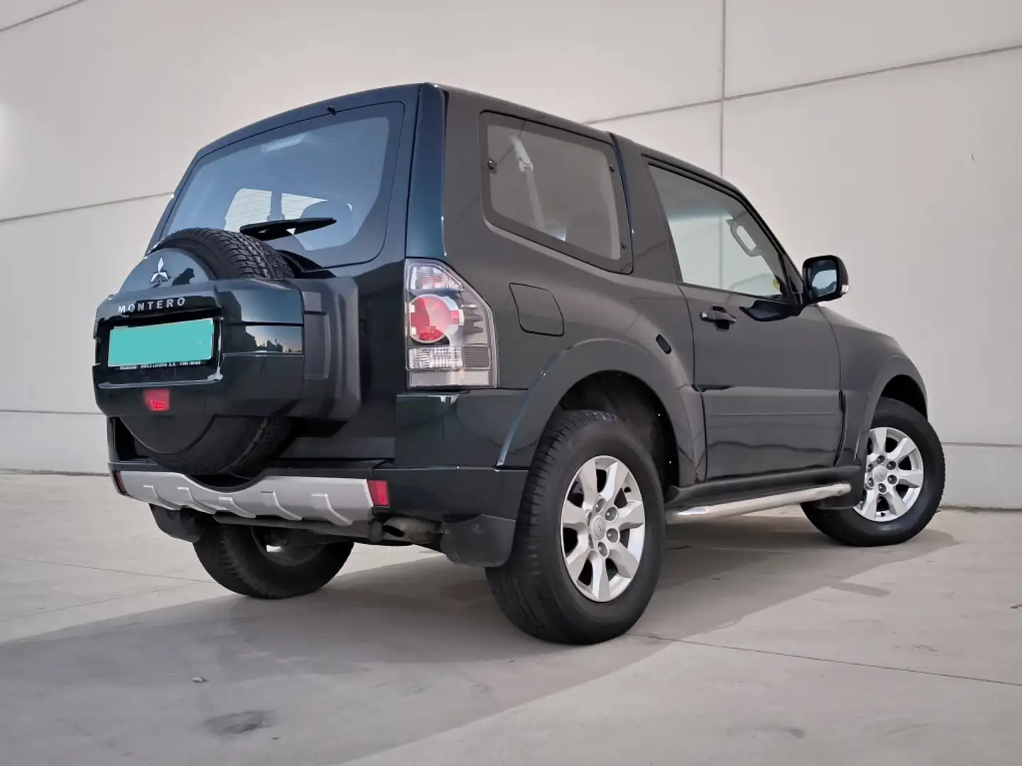 Mitsubishi Montero 3.2DI-D Motion Verde - 2