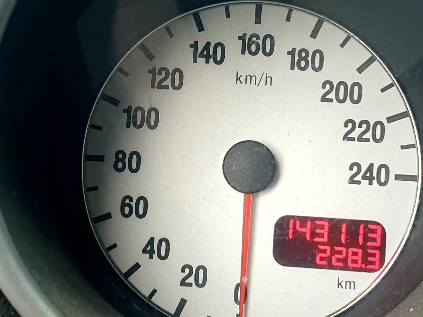 Alfa Romeo 147 147 1.6 Twin Spark Distinctive - 2