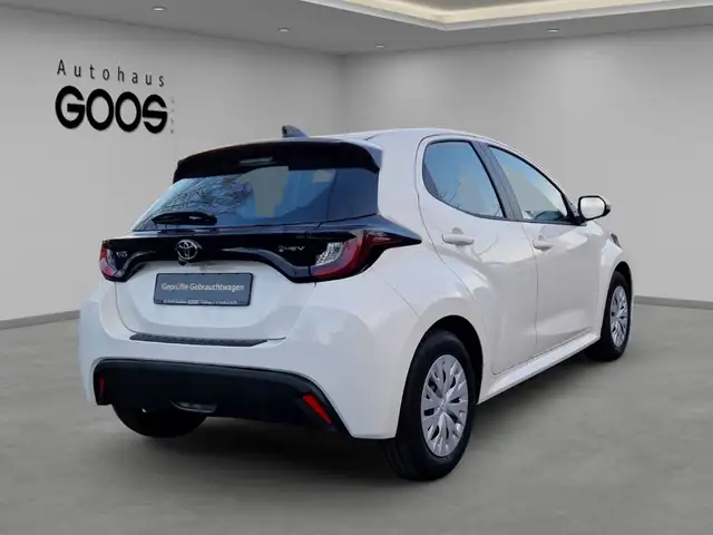 Toyota Yaris view 5