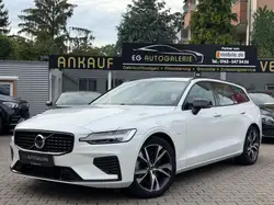 Volvo V60 Kombi*R Design*Expression*360°KAM*PANO*LEDER