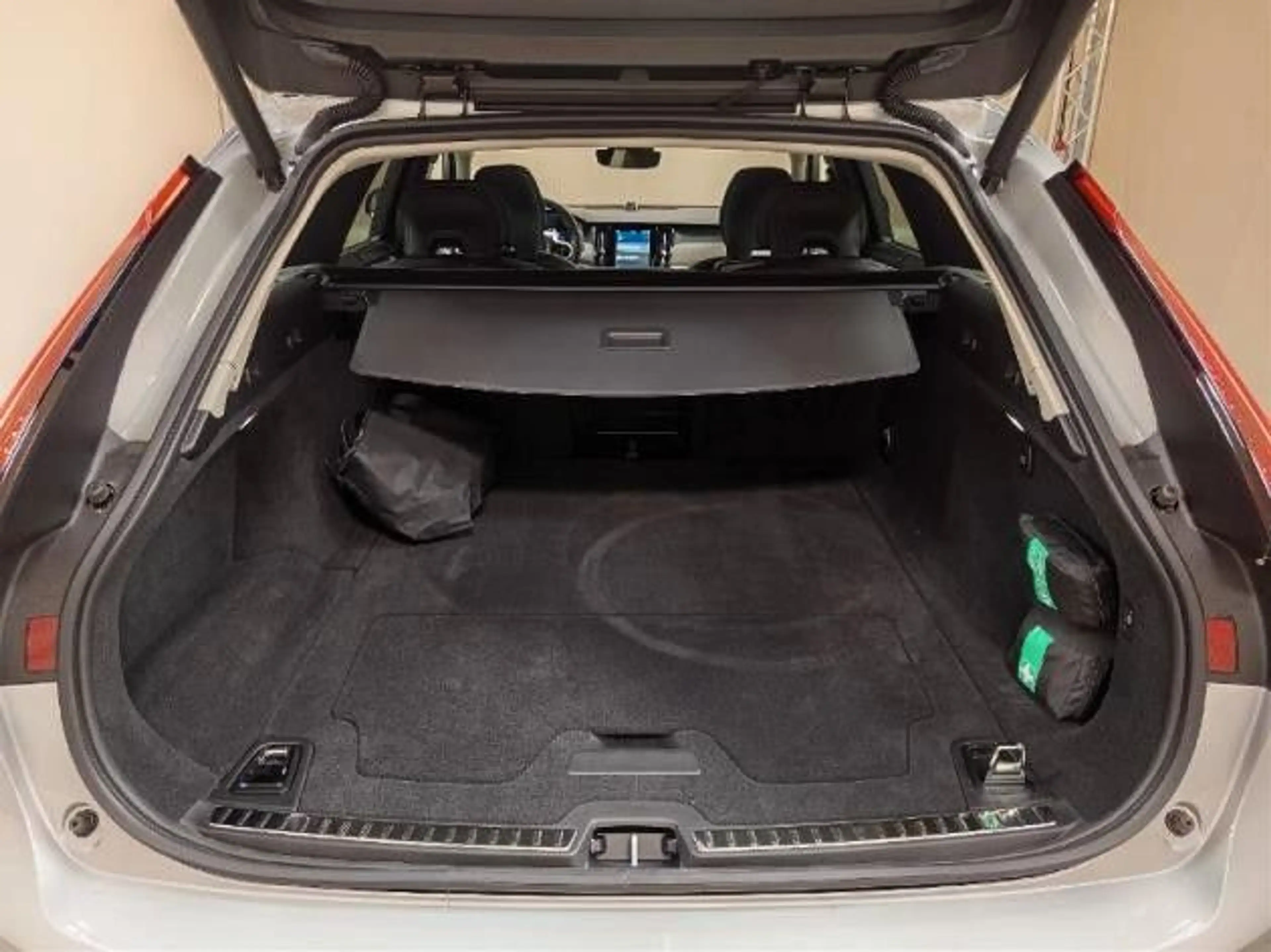 Volvo V90 T8 Ultra Dark Plug-In Hybrid AWD*VOLL — photo 13