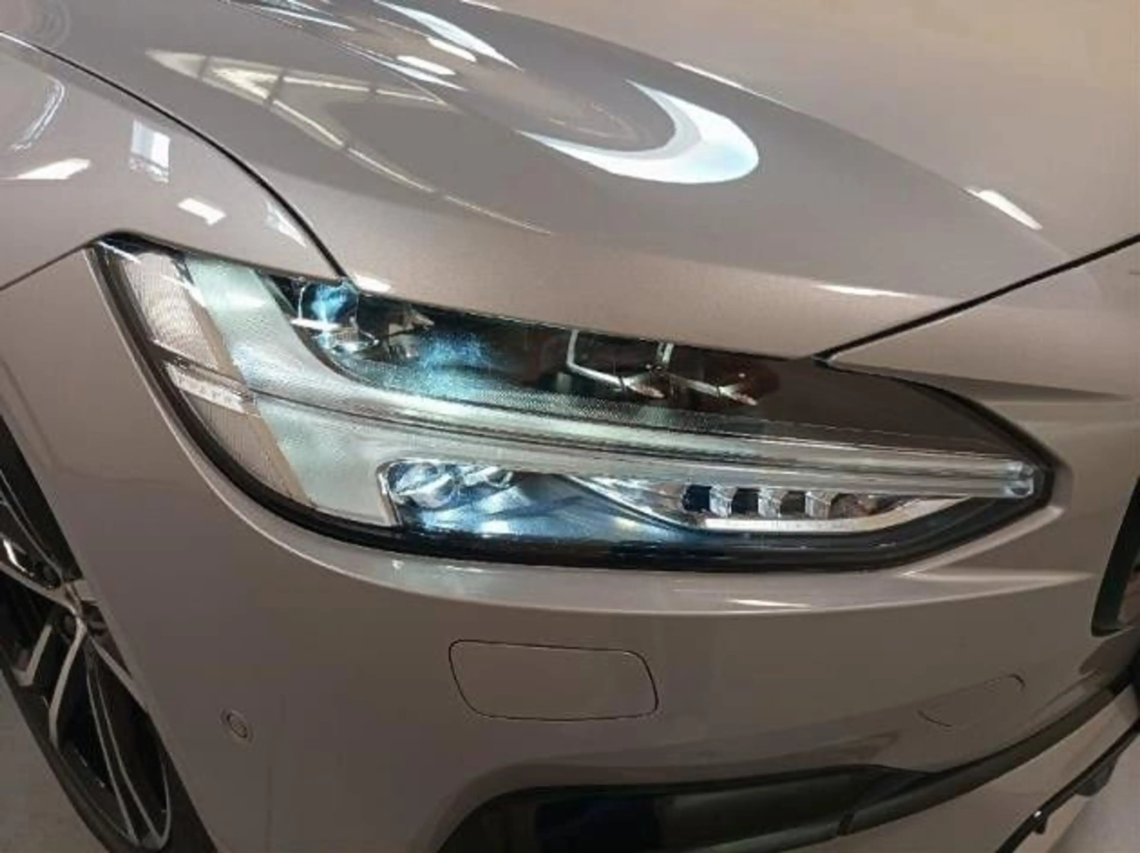 Volvo V90 T8 Ultra Dark Plug-In Hybrid AWD*VOLL — photo 5