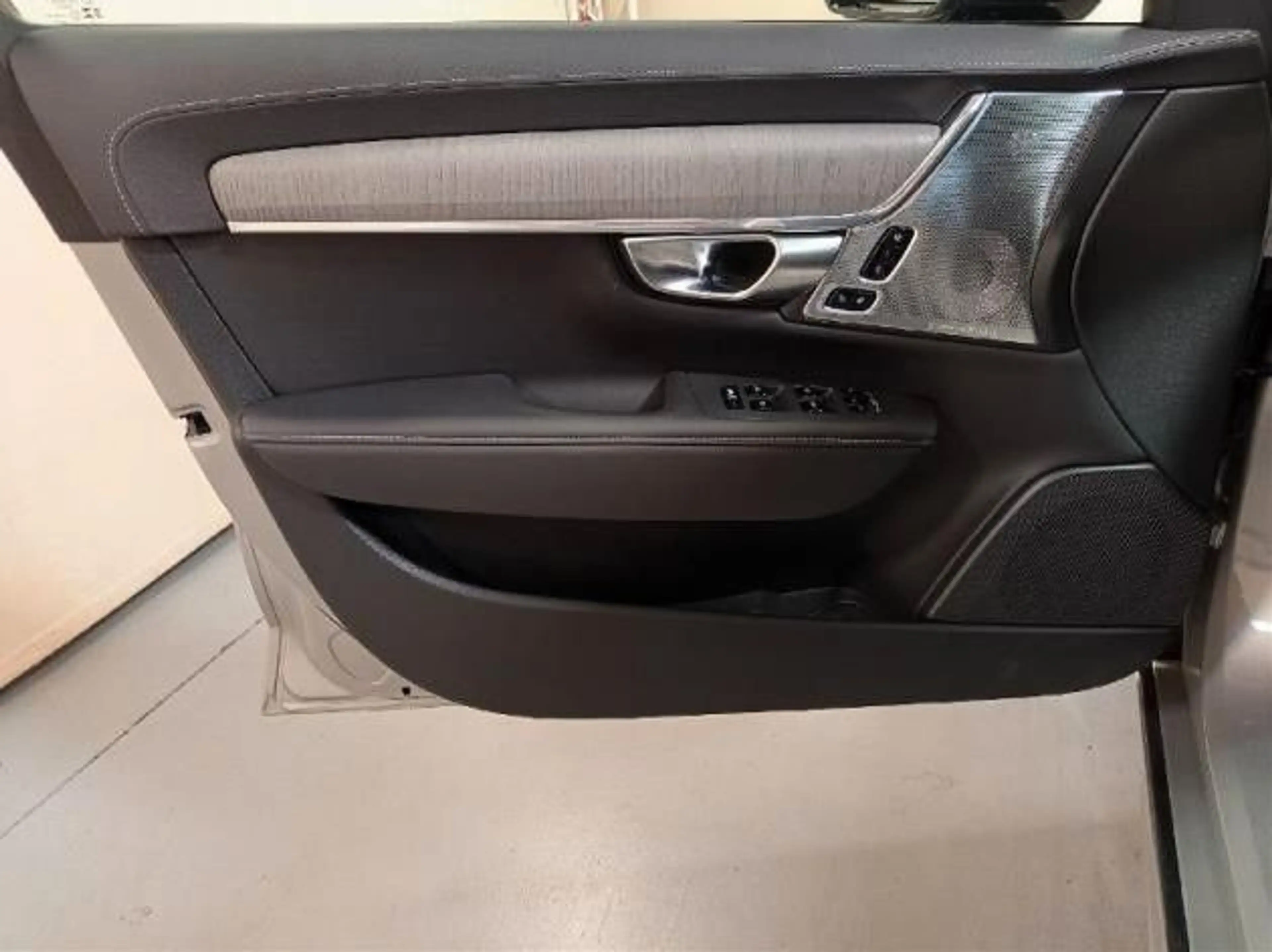 Volvo V90 T8 Ultra Dark Plug-In Hybrid AWD*VOLL — photo 12
