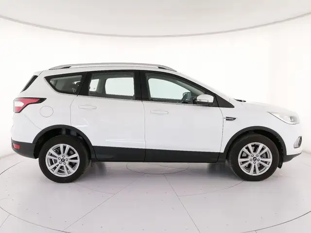 Ford Kuga view 3