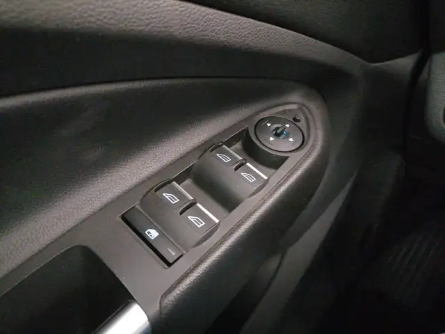 Ford Kuga view 25