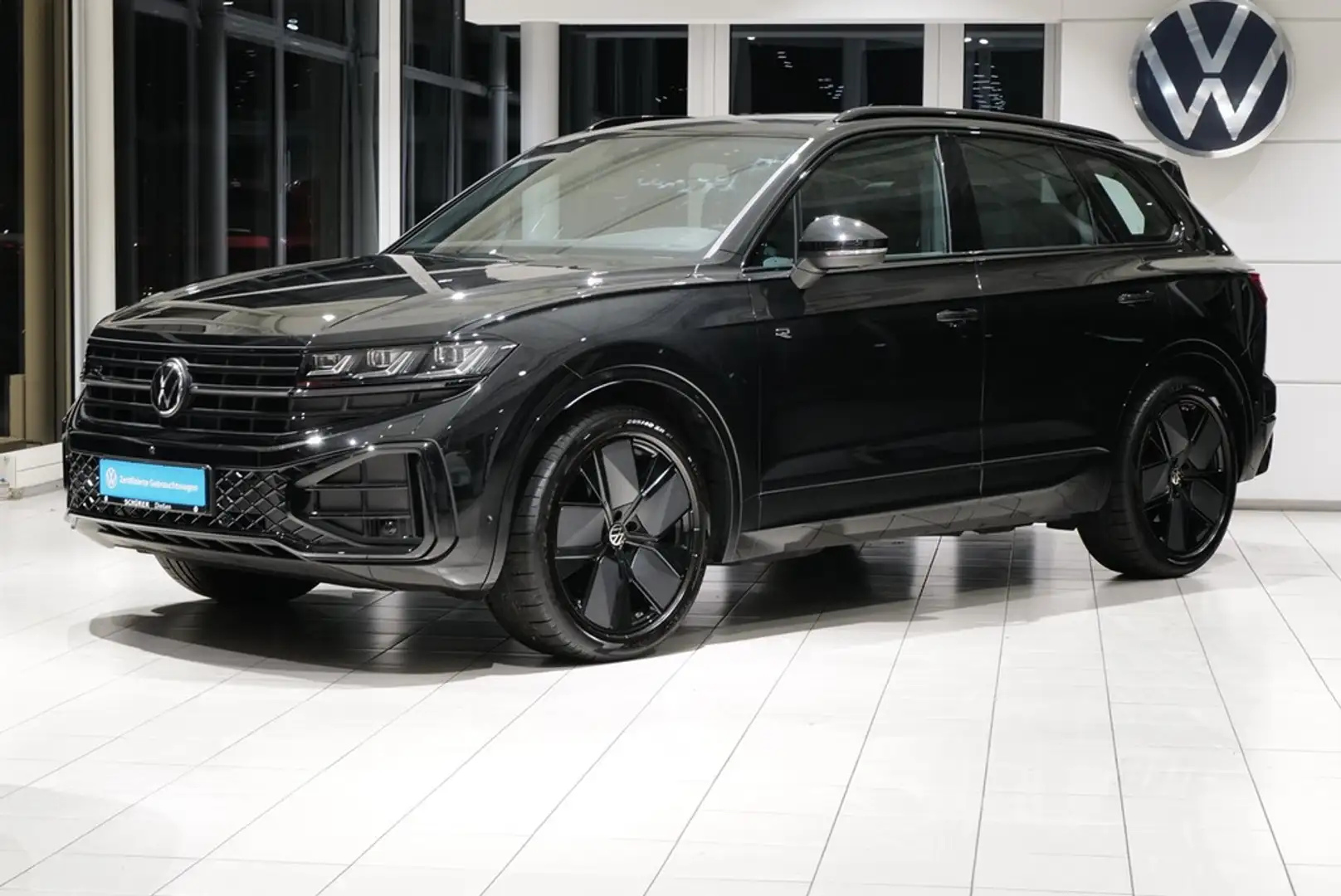 Volkswagen Touareg 3.0TDI R-Line Black Style Pano StdHz AHK Luft 3... Zwart - 2