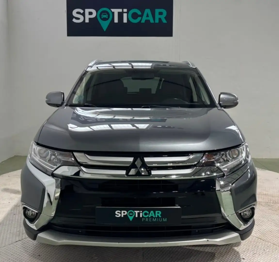 Mitsubishi Outlander 200 MPI Motion 2WD 5pl. CVT Gris - 2