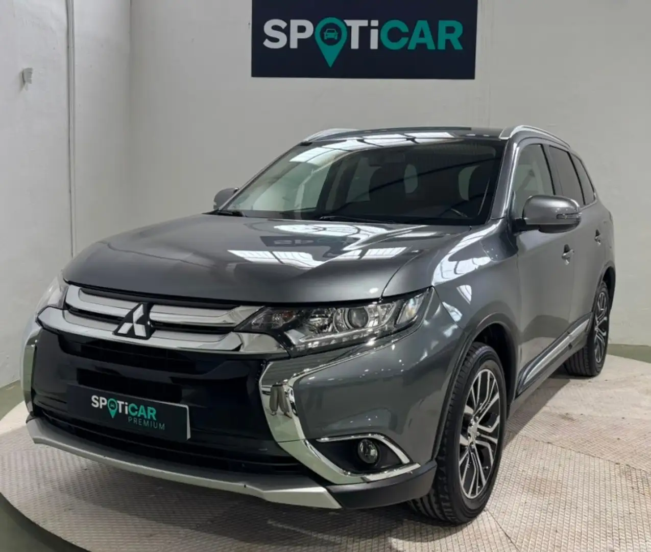 Mitsubishi Outlander 200 MPI Motion 2WD 5pl. CVT Gris - 1