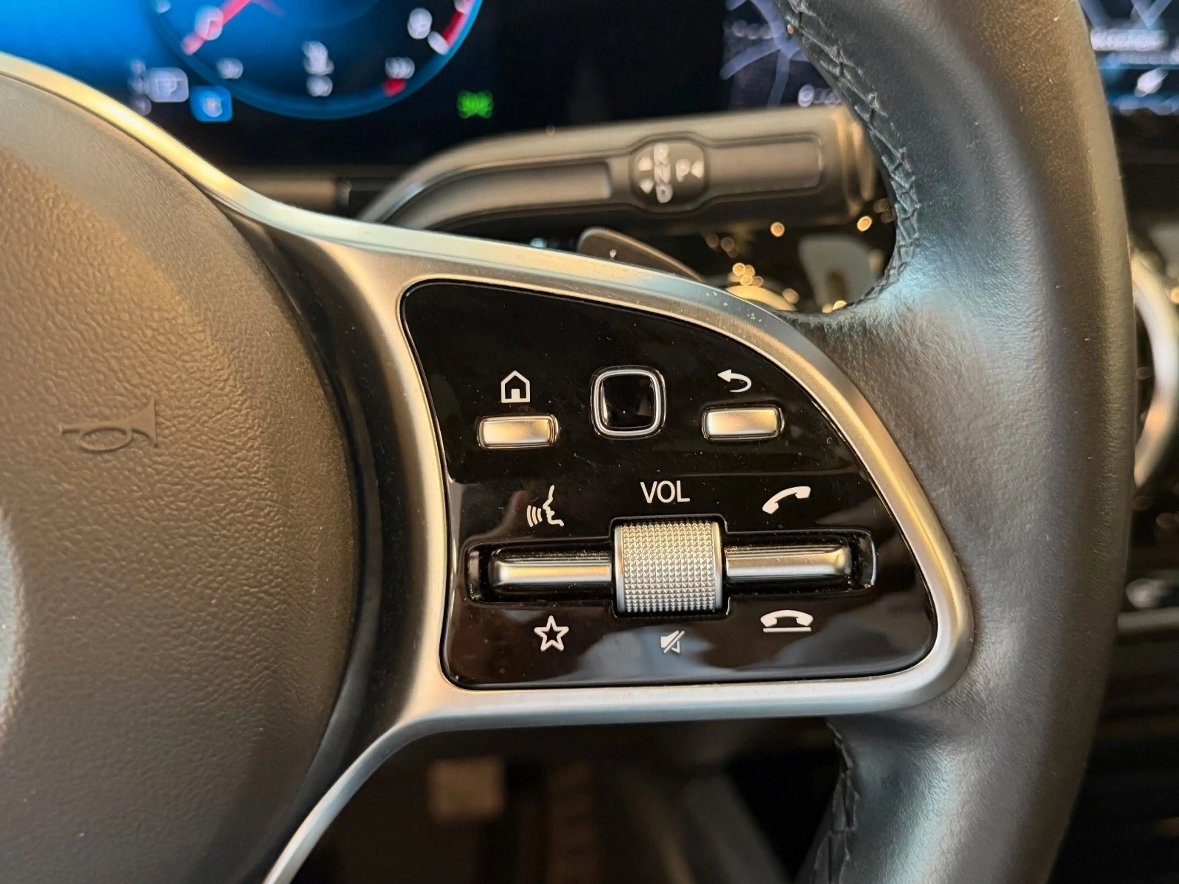 Mercedes-Benz B 200 Prog. 7G-DCT Pano-SHD AHK LED SHZ CarPlay — photo 21