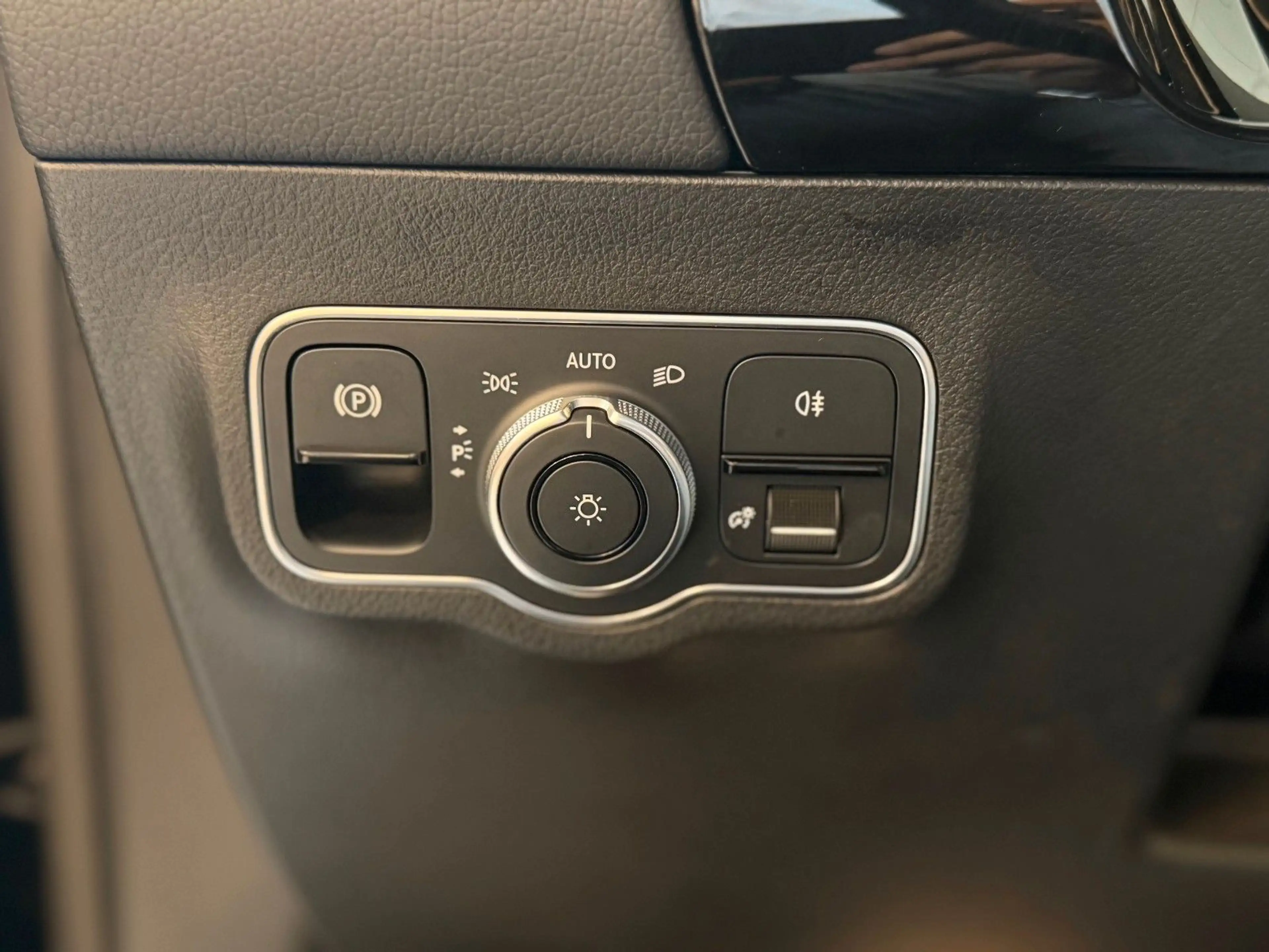 Mercedes-Benz B 200 Prog. 7G-DCT Pano-SHD AHK LED SHZ CarPlay — photo 17