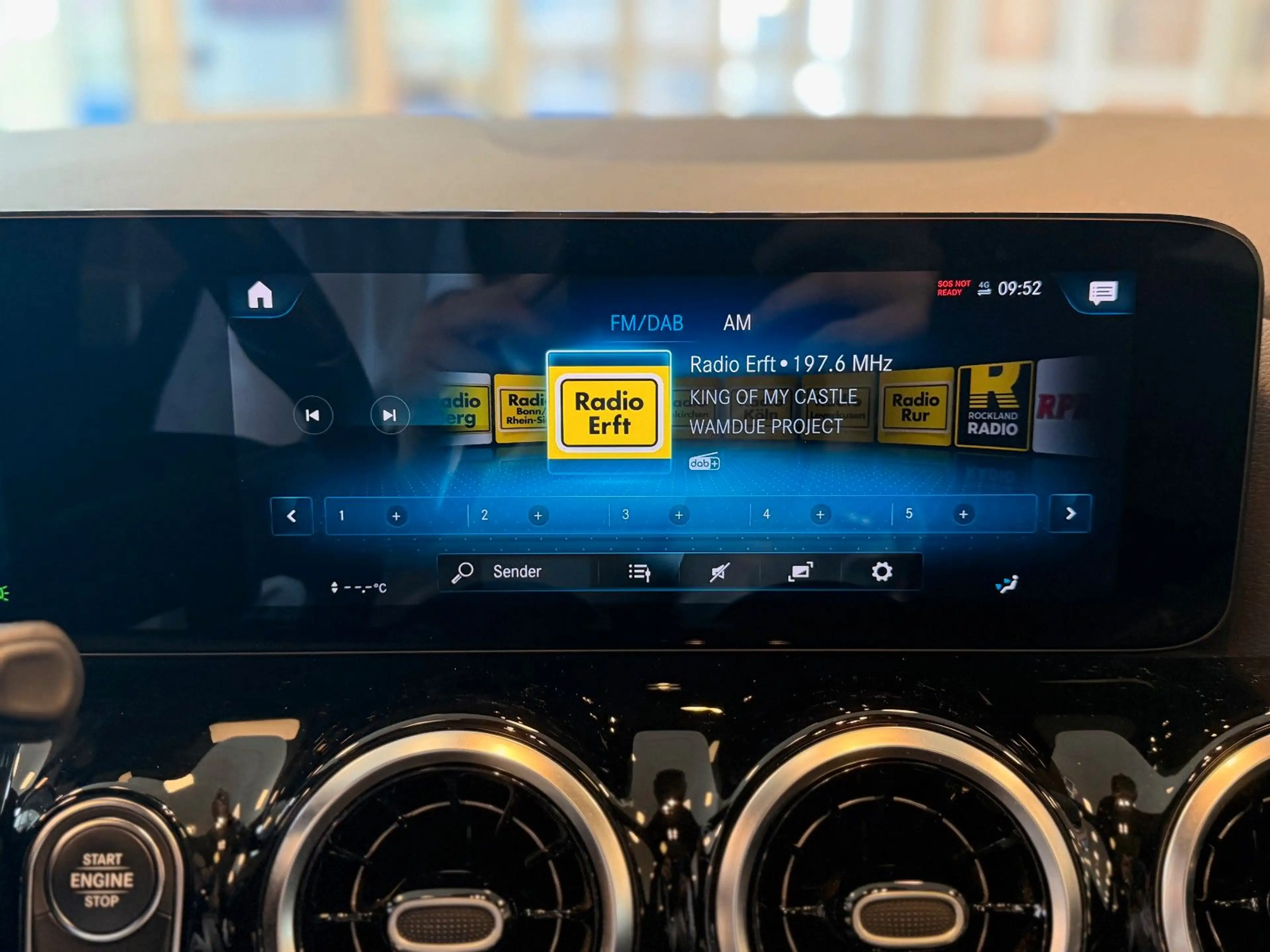 Mercedes-Benz B 200 Prog. 7G-DCT Pano-SHD AHK LED SHZ CarPlay — photo 29
