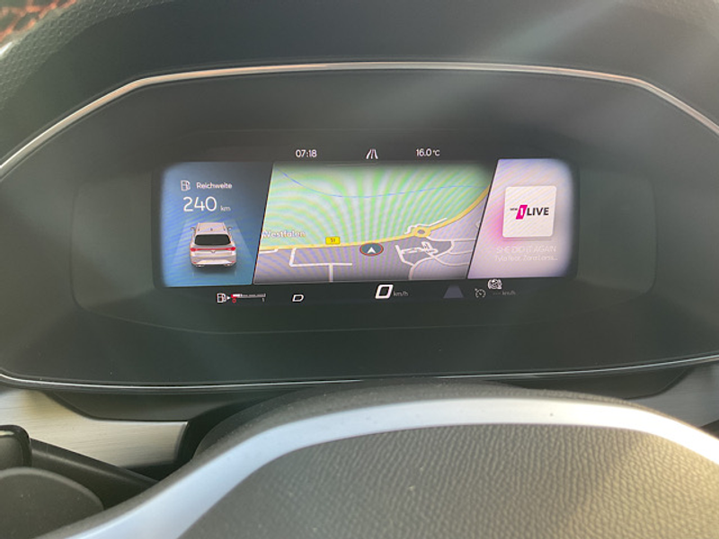 SEAT Leon Leon Sportstourer 2.0 TDI DSG FR *AHK*PANO*LED* — photo 12