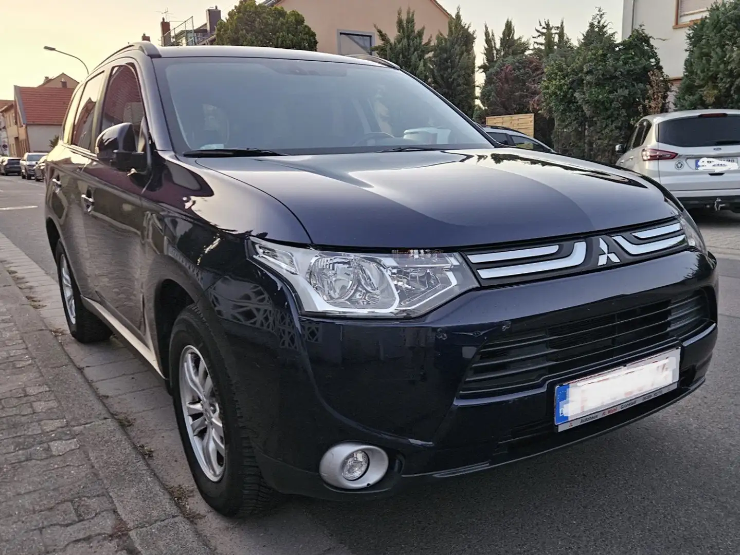 Mitsubishi Outlander ClearTec Invite 4WD 2.2 DI Automatik SHG' Pflegt Blau - 1