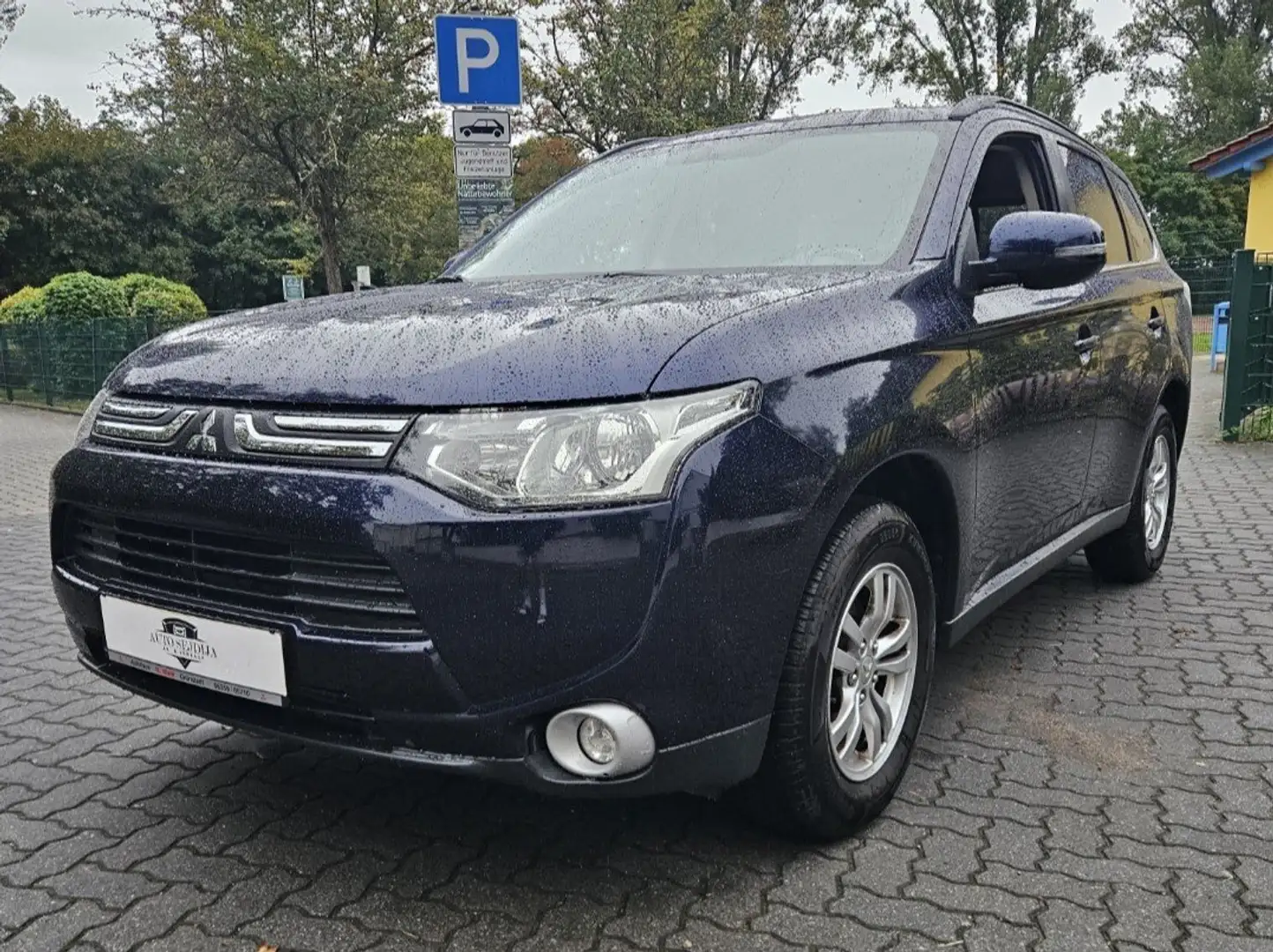 Mitsubishi Outlander ClearTec Invite 4WD 2.2 DI Automatik SHG' Pflegt Blau - 2
