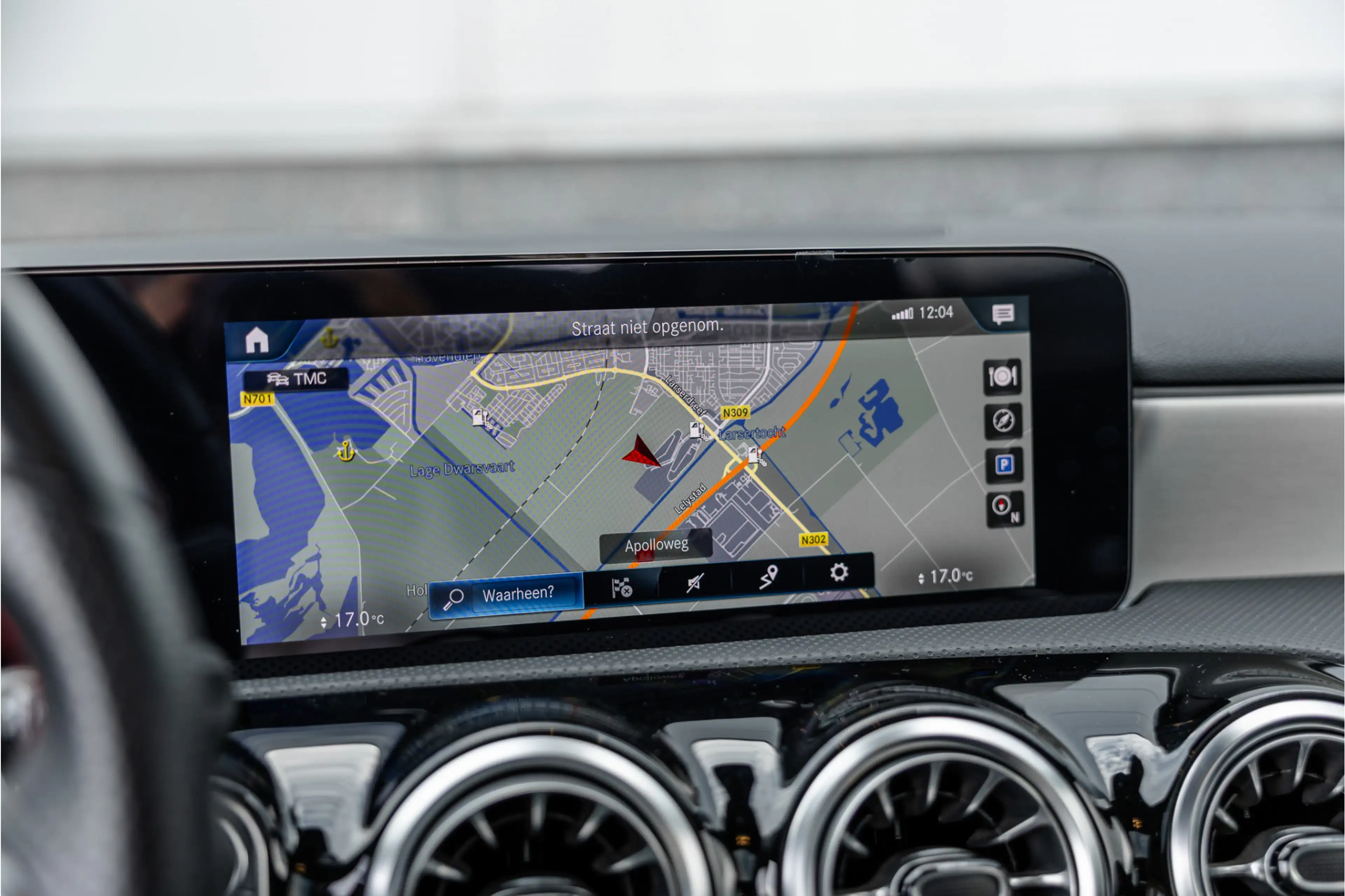 Mercedes-Benz A 250 e AMG Line Pano / Sfeerverlichting / Carplay / Nig — photo 12