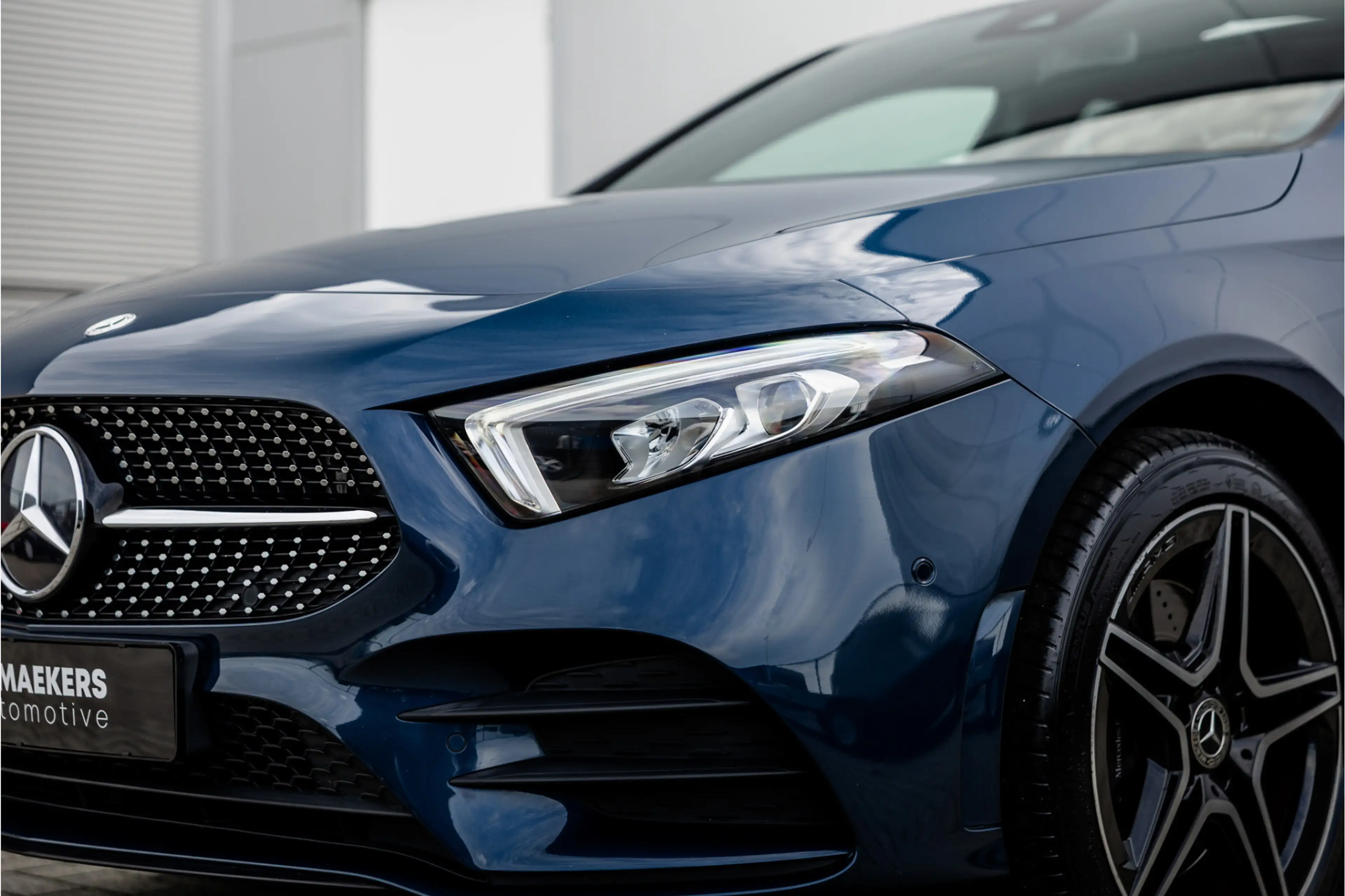 Mercedes-Benz A 250 e AMG Line Pano / Sfeerverlichting / Carplay / Nig — photo 31