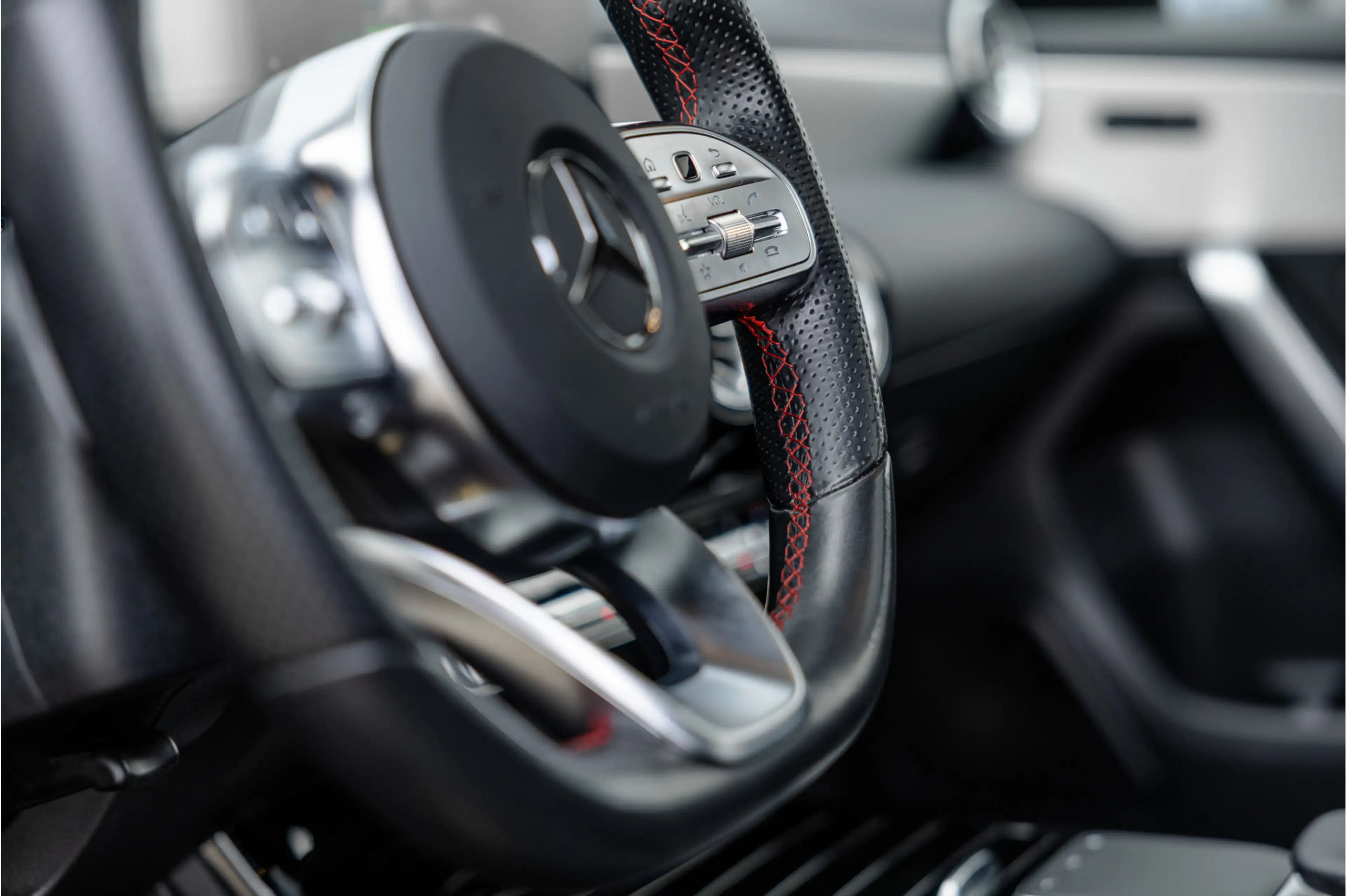 Mercedes-Benz A 250 e AMG Line Pano / Sfeerverlichting / Carplay / Nig — photo 49