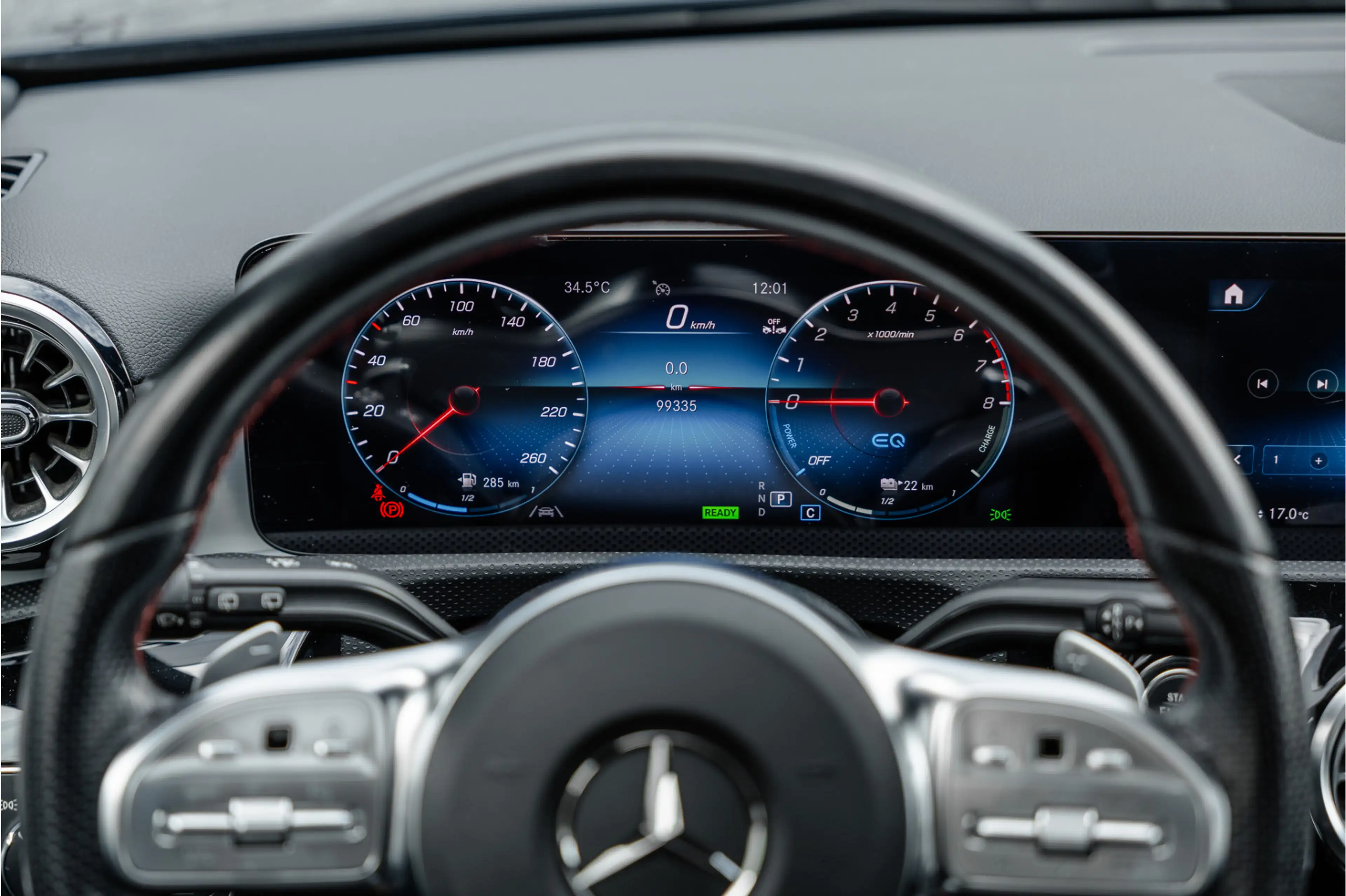 Mercedes-Benz A 250 e AMG Line Pano / Sfeerverlichting / Carplay / Nig — photo 47