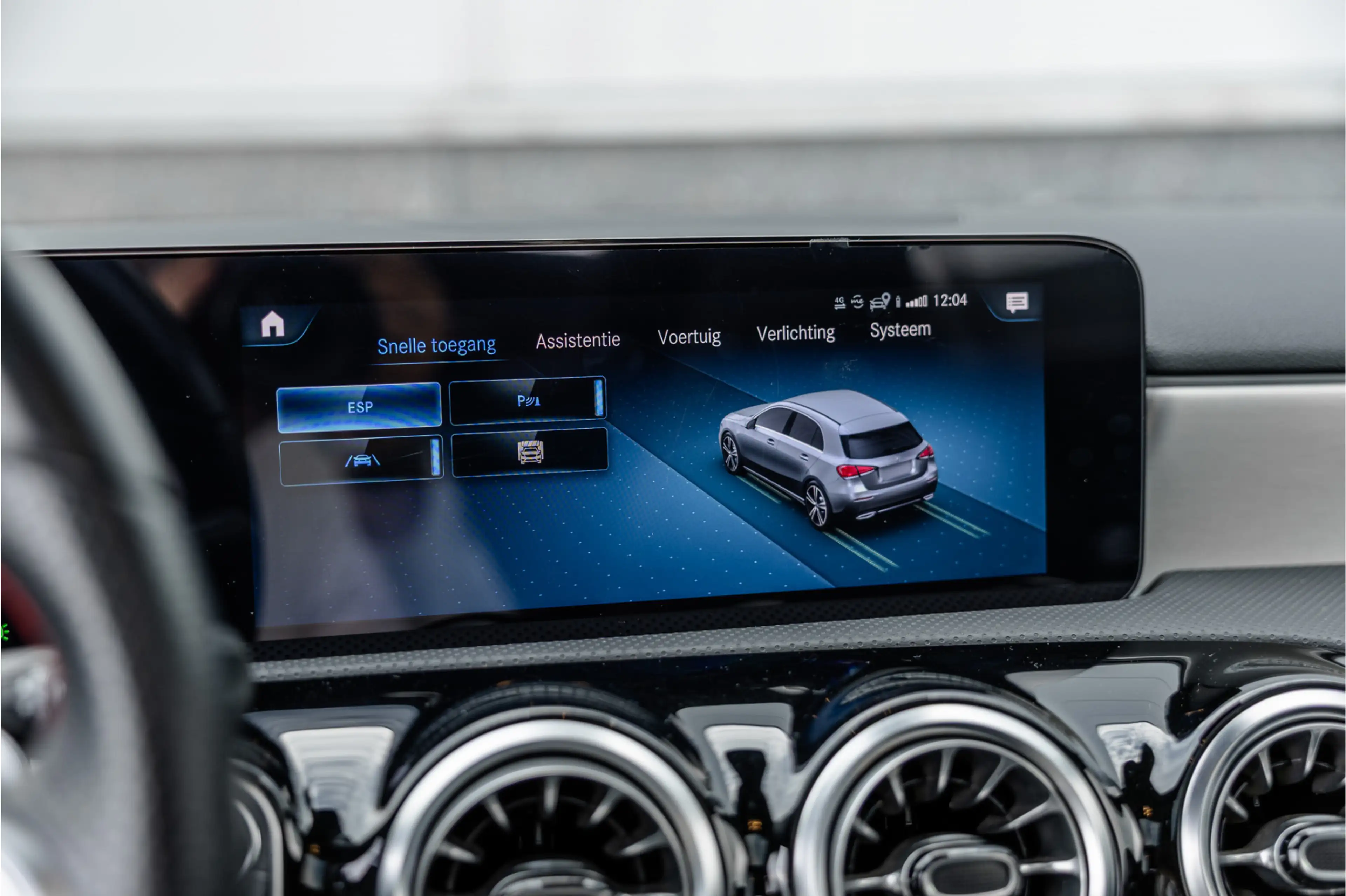 Mercedes-Benz A 250 e AMG Line Pano / Sfeerverlichting / Carplay / Nig — photo 16