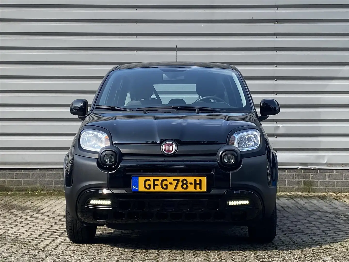 Fiat Panda 1.0 70pk Hybrid Life | Airco | Radio | Hoge zit | Noir - 2