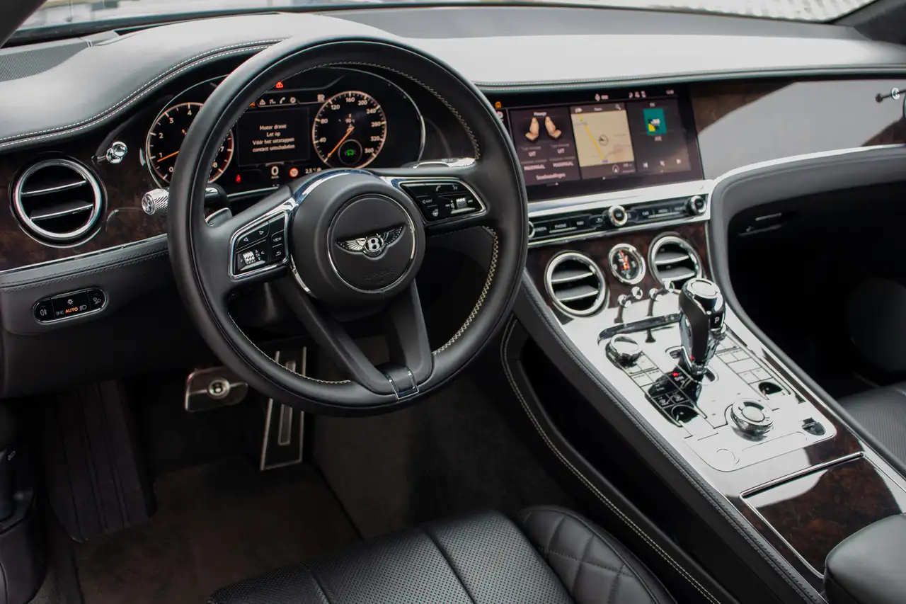 Bentley Continental GT 2021 — фото 12