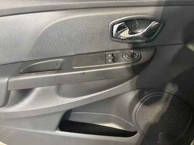 Renault Clio view 10