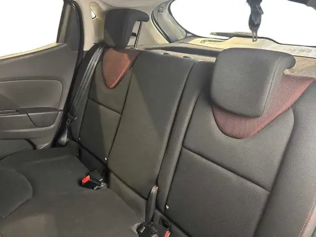 Renault Clio view 9