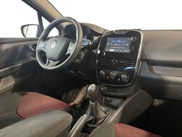 Renault Clio view 15