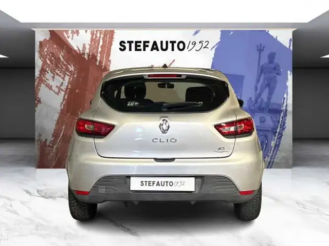 Renault Clio view 6