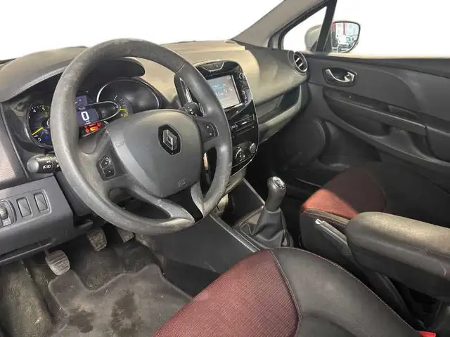 Renault Clio view 11