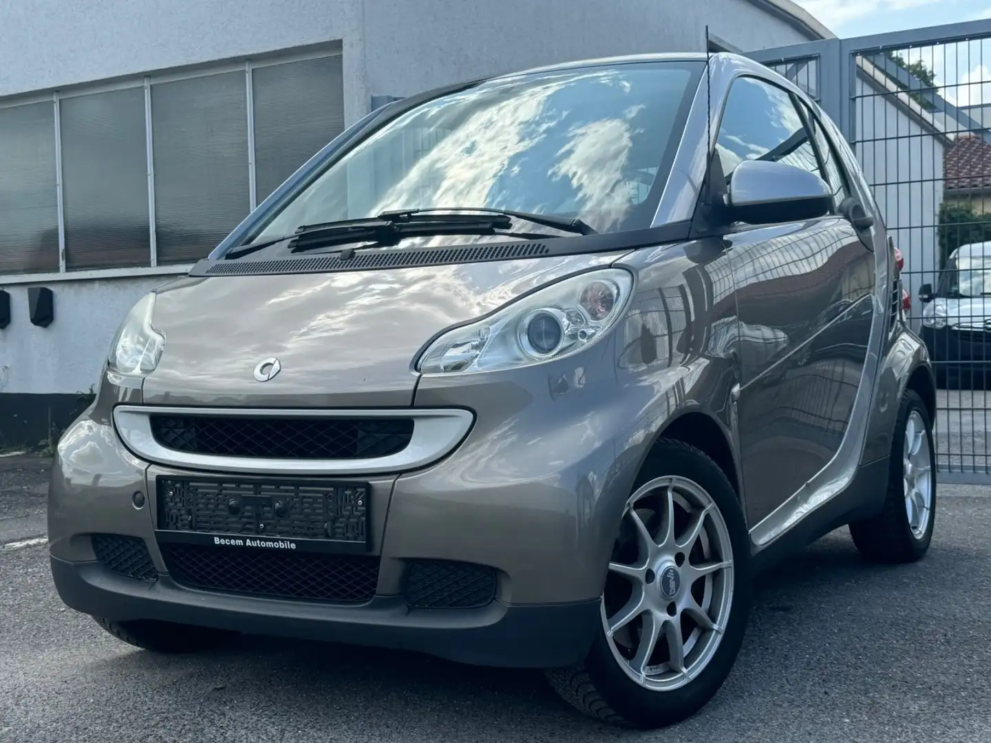 smart forTwo /SERVO/VOLLAUTOMATIK/KLIMA/PANO Argent - 2