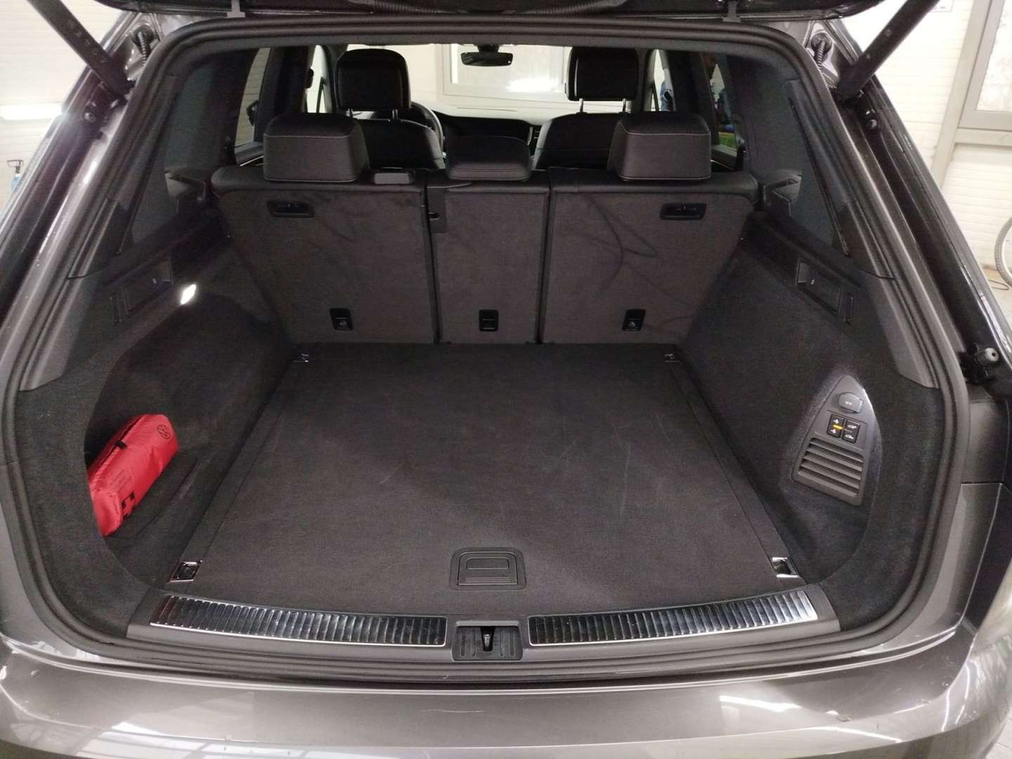 Volkswagen Touareg TDI 4Motion R-Line -  - Joinsteer - #4